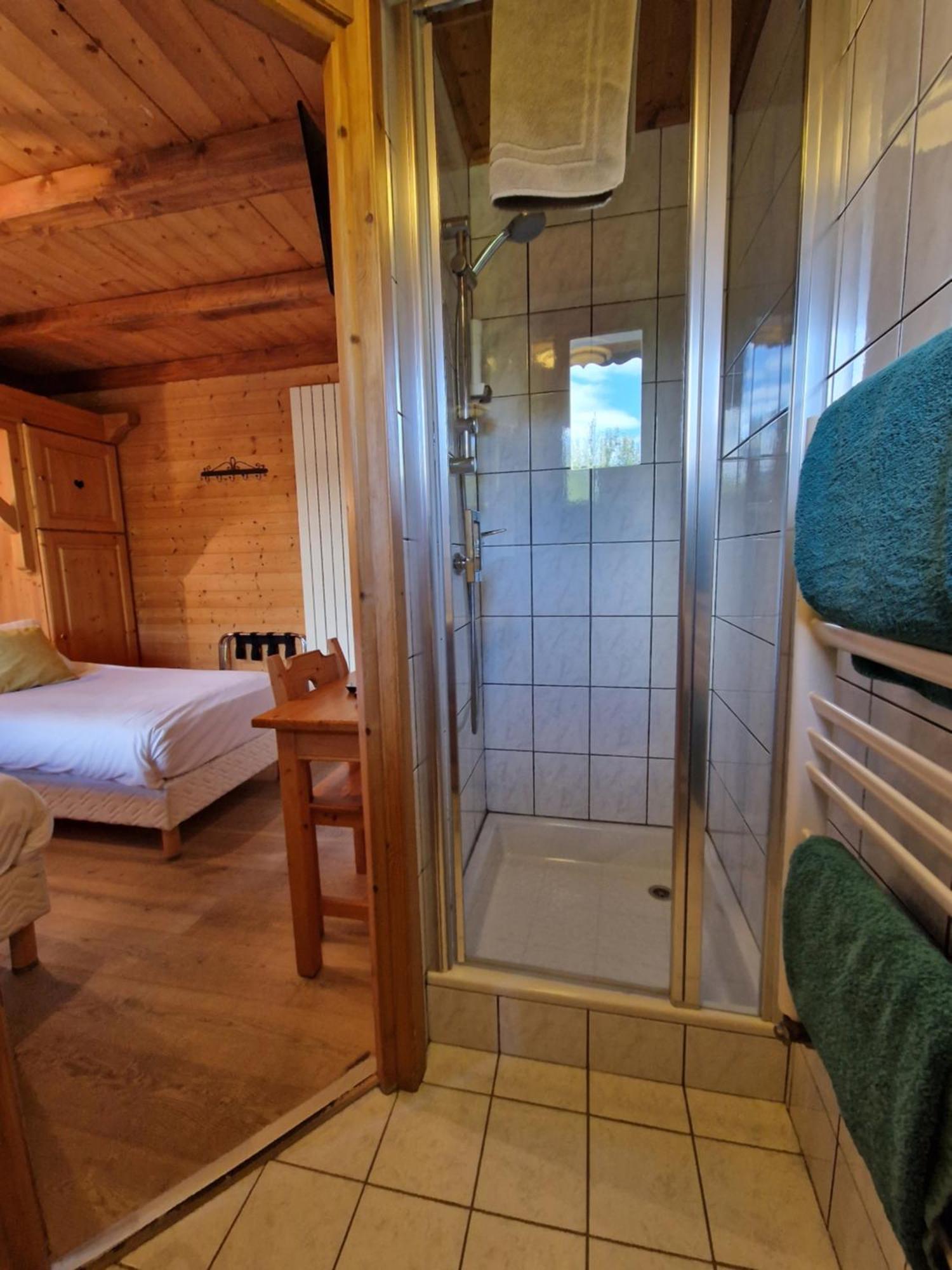 Fleur Des Neiges Hotel Morzine Room photo